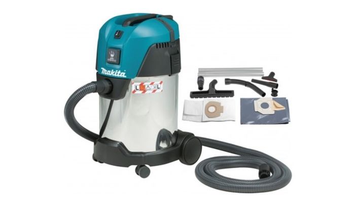 Makita VC 2512 L recenze