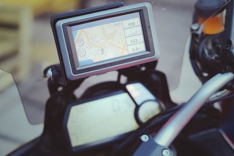 GPS navigace na motorku