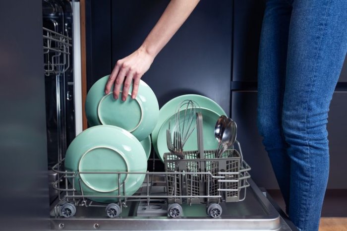 Výhody a nevýhody mytí nádobí v myčce