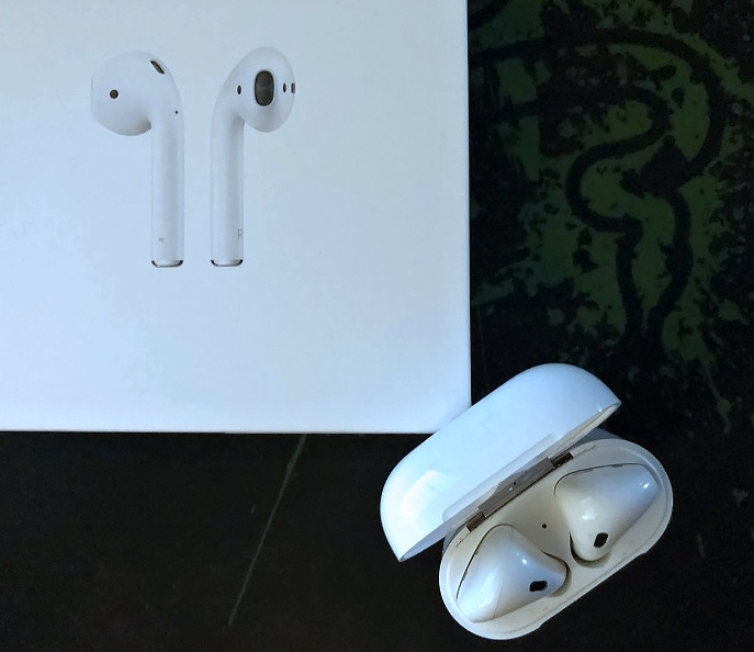 Apple AirPods