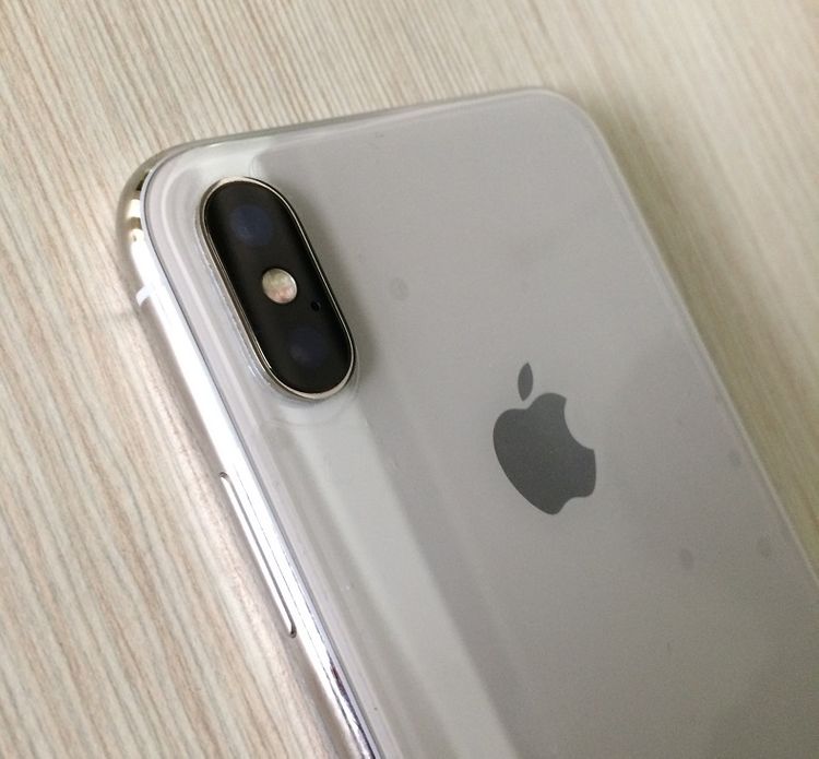 iPhone XS recenze