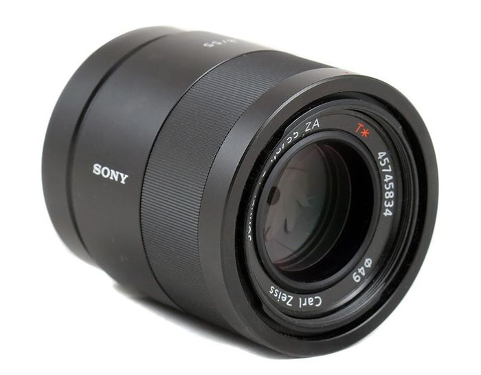 Sony FE Sonnar T* 55mm f/1.8 ZA recenze