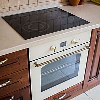 Jakou pečící troubu? Elektrickou Bosch, Mora nebo Electrolux